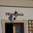 tady prod�vali ftipnou ka�i